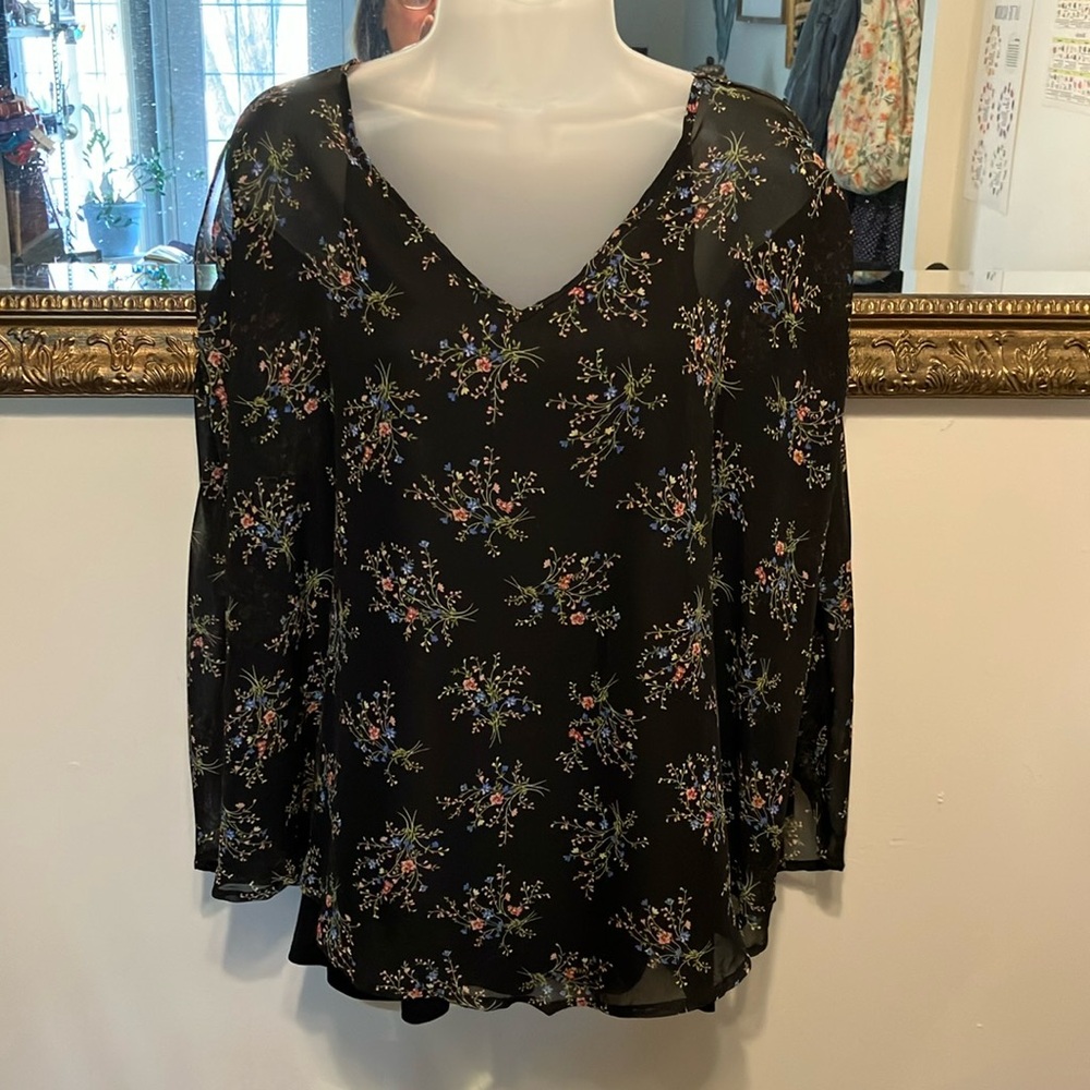 Floral V-Neck Blouse in Black